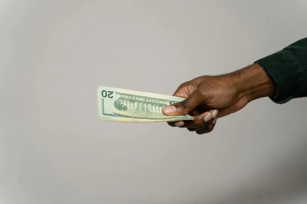 How much do you have to earn to pay back student loan 2026-27