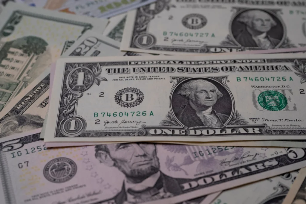 Tips for converting 1 US dollar in Indian currency